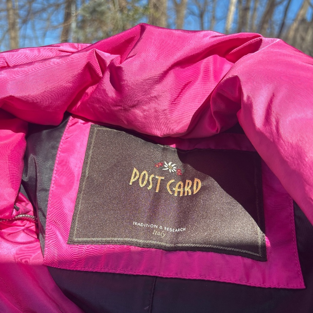 Post Card Ladies Small ski jacket.  Excellent Shape. No stains or tears.